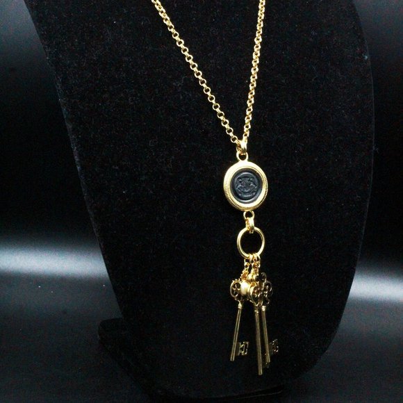 Joan Rivers Contemporary Multi Keys Intaglio Pendant Signet Etruscan Style Neckl - Picture 9 of 14